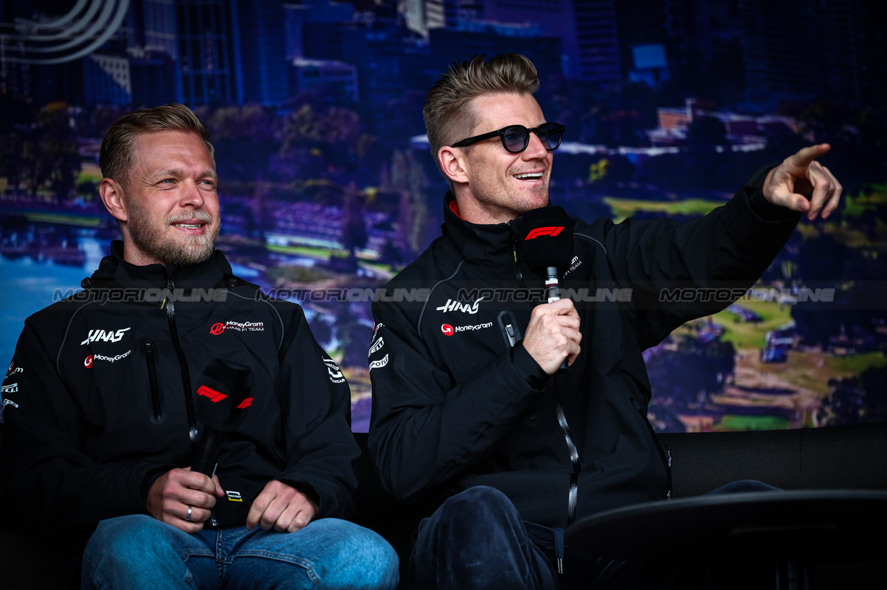 GP AUSTRALIA, Kevin Magnussen (DEN), Haas F1 Team e Nico Hulkenberg (GER), Haas F1 Team 
01.04.2023. Formula 1 World Championship, Rd 3, Australian Grand Prix, Albert Park, Melbourne, Australia, Qualifiche Day.
- www.xpbimages.com, EMail: requests@xpbimages.com ¬© Copyright: Charniaux / XPB Images