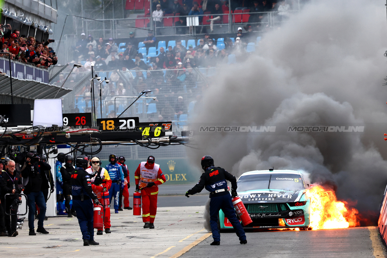 GP AUSTRALIA, A large fire in the pits for Supercars driver James Courtney (AUS) Tickford Racing.

01.04.2023. Formula 1 World Championship, Rd 3, Australian Grand Prix, Albert Park, Melbourne, Australia, Qualifiche Day.

- www.xpbimages.com, EMail: requests@xpbimages.com ¬© Copyright: Batchelor / XPB Images