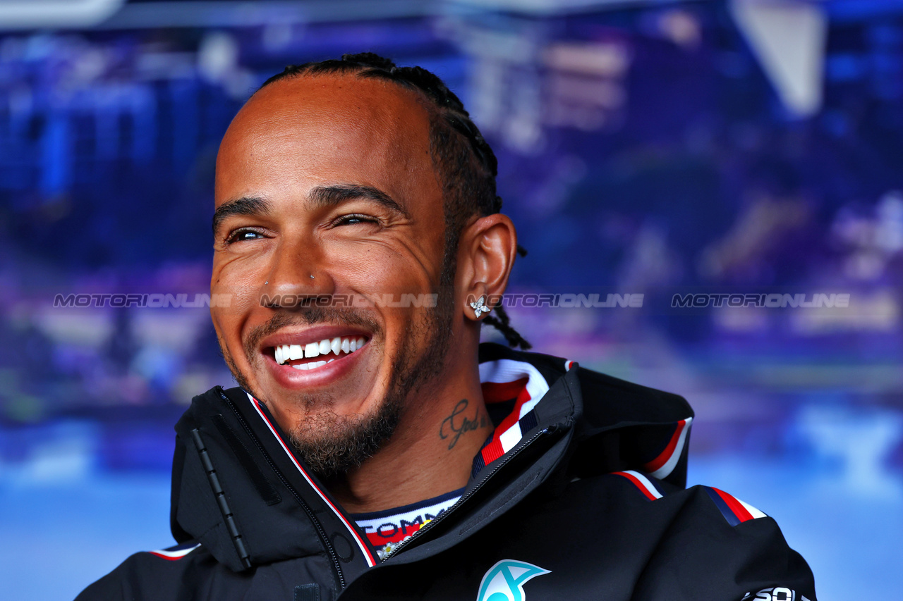 GP AUSTRALIA, Lewis Hamilton (GBR) Mercedes AMG F1 on the FanZone Stage.

01.04.2023. Formula 1 World Championship, Rd 3, Australian Grand Prix, Albert Park, Melbourne, Australia, Qualifiche Day.

 - www.xpbimages.com, EMail: requests@xpbimages.com ¬© Copyright: Coates / XPB Images