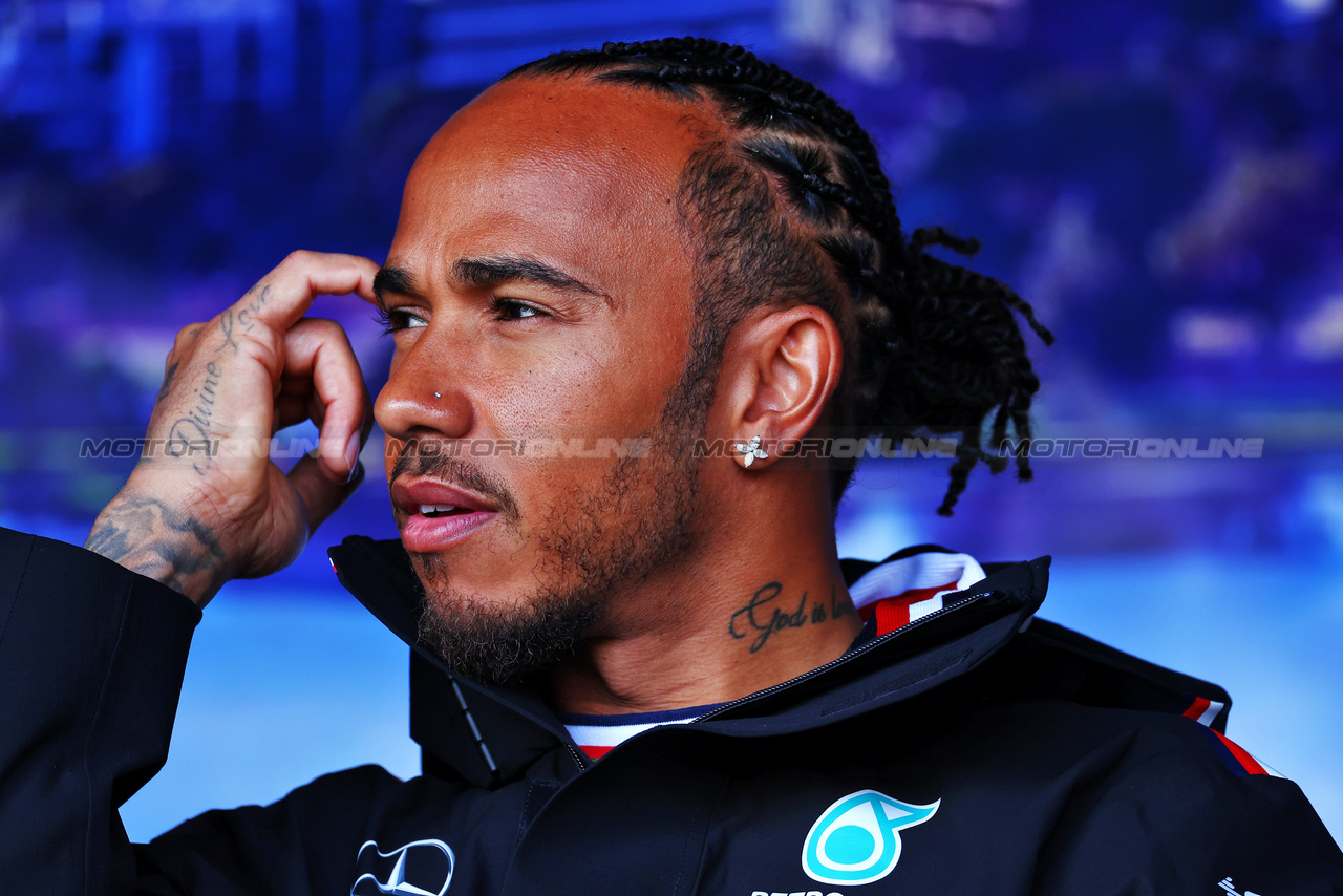 GP AUSTRALIA, Lewis Hamilton (GBR) Mercedes AMG F1 on the FanZone Stage.

01.04.2023. Formula 1 World Championship, Rd 3, Australian Grand Prix, Albert Park, Melbourne, Australia, Qualifiche Day.

 - www.xpbimages.com, EMail: requests@xpbimages.com ¬© Copyright: Coates / XPB Images