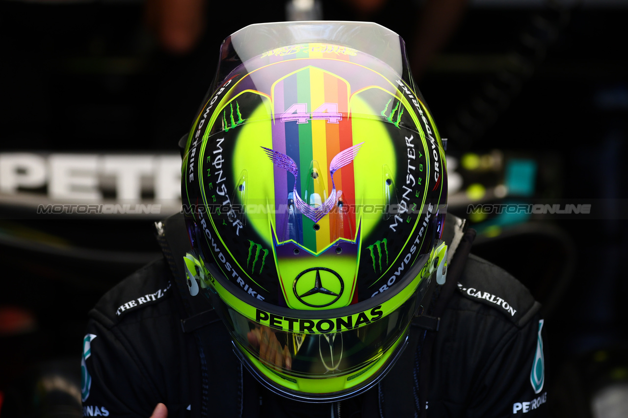 GP AUSTRALIA, Lewis Hamilton (GBR) Mercedes AMG F1 W14.

31.03.2023. Formula 1 World Championship, Rd 3, Australian Grand Prix, Albert Park, Melbourne, Australia, Practice Day.

- www.xpbimages.com, EMail: requests@xpbimages.com ¬© Copyright: Batchelor / XPB Images