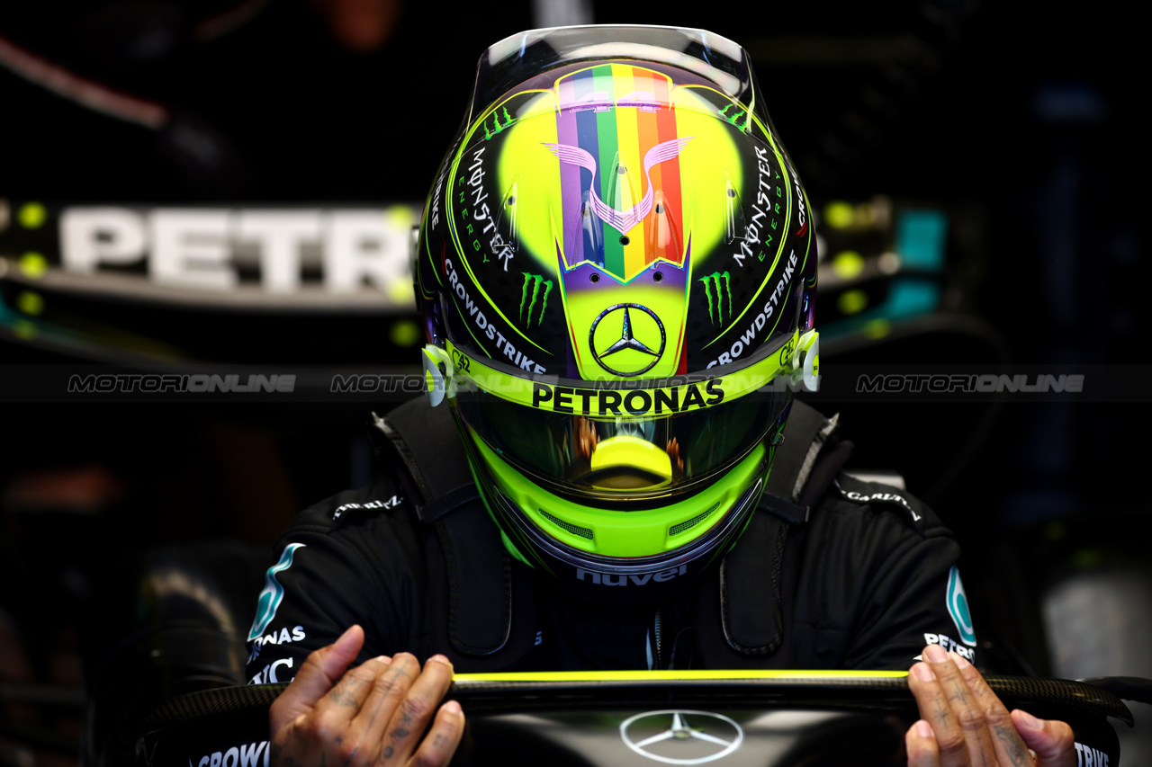 GP AUSTRALIA, Lewis Hamilton (GBR) Mercedes AMG F1 W14.

31.03.2023. Formula 1 World Championship, Rd 3, Australian Grand Prix, Albert Park, Melbourne, Australia, Practice Day.

- www.xpbimages.com, EMail: requests@xpbimages.com ¬© Copyright: Batchelor / XPB Images