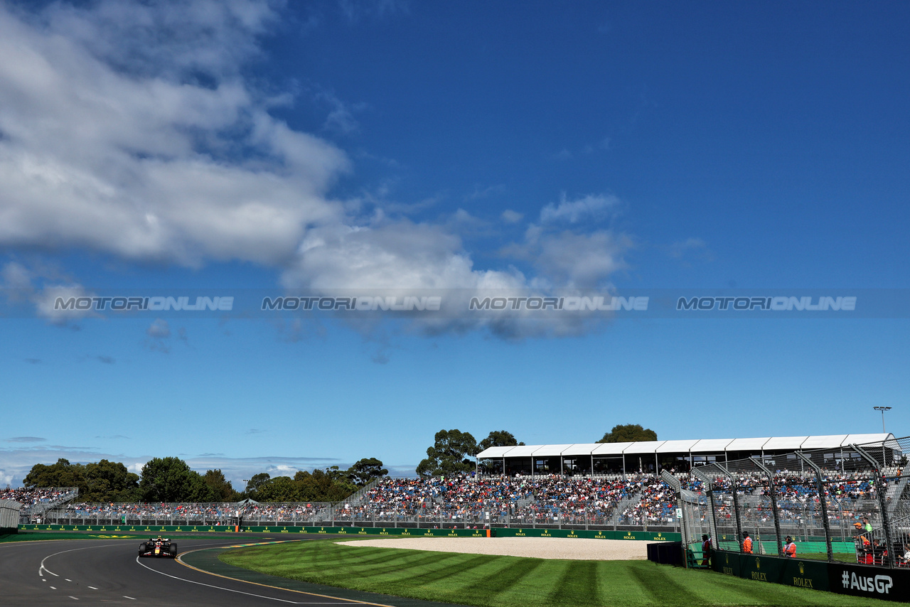 GP AUSTRALIA, Sergio Perez (MEX) Red Bull Racing RB19.

31.03.2023. Formula 1 World Championship, Rd 3, Australian Grand Prix, Albert Park, Melbourne, Australia, Practice Day.

- www.xpbimages.com, EMail: requests@xpbimages.com ¬© Copyright: Moy / XPB Images