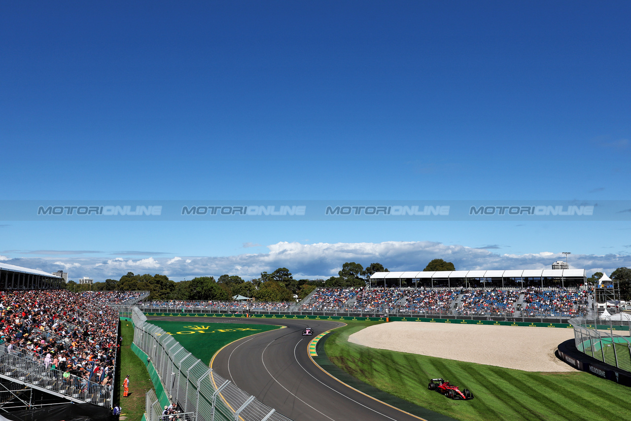 GP AUSTRALIA, Carlos Sainz Jr (ESP) Ferrari SF-23 runs wide.

31.03.2023. Formula 1 World Championship, Rd 3, Australian Grand Prix, Albert Park, Melbourne, Australia, Practice Day.

- www.xpbimages.com, EMail: requests@xpbimages.com ¬© Copyright: Moy / XPB Images