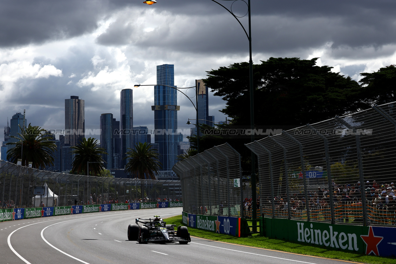 GP AUSTRALIA, Lewis Hamilton (GBR) Mercedes AMG F1 W14.

31.03.2023. Formula 1 World Championship, Rd 3, Australian Grand Prix, Albert Park, Melbourne, Australia, Practice Day.

 - www.xpbimages.com, EMail: requests@xpbimages.com ¬© Copyright: Coates / XPB Images