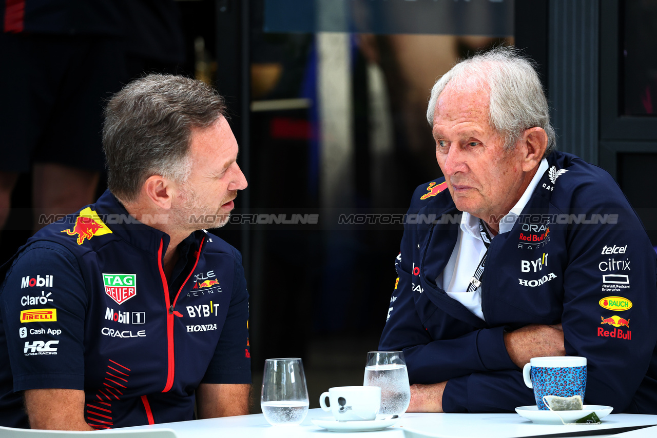 GP AUSTRALIA, (L to R): Christian Horner (GBR) Red Bull Racing Team Principal with Dr Helmut Marko (AUT) Red Bull Motorsport Consultant.

31.03.2023. Formula 1 World Championship, Rd 3, Australian Grand Prix, Albert Park, Melbourne, Australia, Practice Day.

- www.xpbimages.com, EMail: requests@xpbimages.com ¬© Copyright: Batchelor / XPB Images