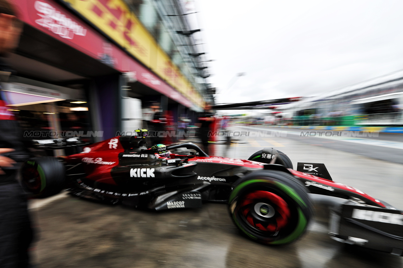 GP AUSTRALIA, Zhou Guanyu (CHN) Alfa Romeo F1 Team C43 leaves the pits.

31.03.2023. Formula 1 World Championship, Rd 3, Australian Grand Prix, Albert Park, Melbourne, Australia, Practice Day.

- www.xpbimages.com, EMail: requests@xpbimages.com ¬© Copyright: Bearne / XPB Images