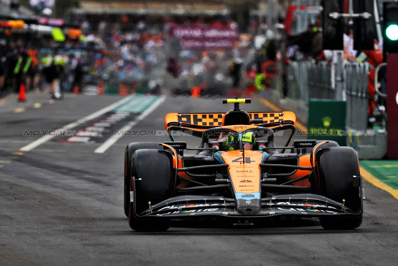 GP AUSTRALIA, Lando Norris (GBR) McLaren MCL60 leaves the pits.

31.03.2023. Formula 1 World Championship, Rd 3, Australian Grand Prix, Albert Park, Melbourne, Australia, Practice Day.

- www.xpbimages.com, EMail: requests@xpbimages.com ¬© Copyright: Bearne / XPB Images