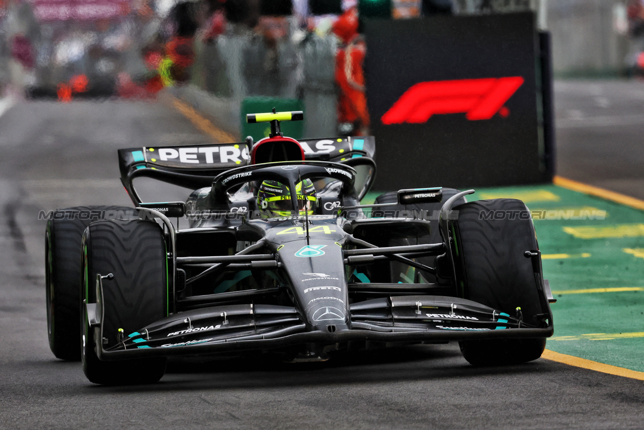 GP AUSTRALIA, Lewis Hamilton (GBR) Mercedes AMG F1 W14 leaves the pits.

31.03.2023. Formula 1 World Championship, Rd 3, Australian Grand Prix, Albert Park, Melbourne, Australia, Practice Day.

- www.xpbimages.com, EMail: requests@xpbimages.com ¬© Copyright: Bearne / XPB Images