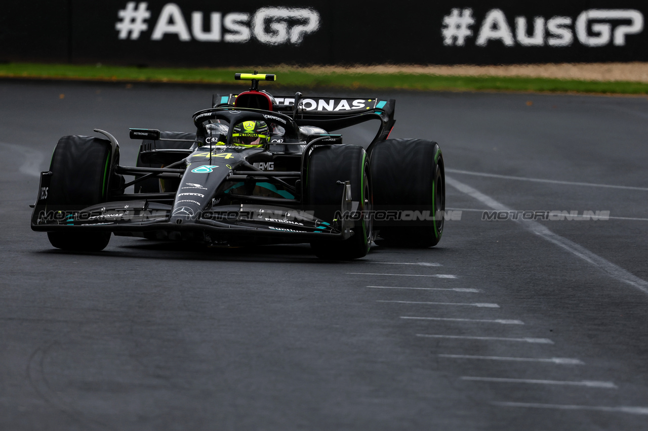 GP AUSTRALIA, Lewis Hamilton (GBR), Mercedes AMG F1  
31.03.2023. Formula 1 World Championship, Rd 3, Australian Grand Prix, Albert Park, Melbourne, Australia, Practice Day.
- www.xpbimages.com, EMail: requests@xpbimages.com ¬© Copyright: Charniaux / XPB Images