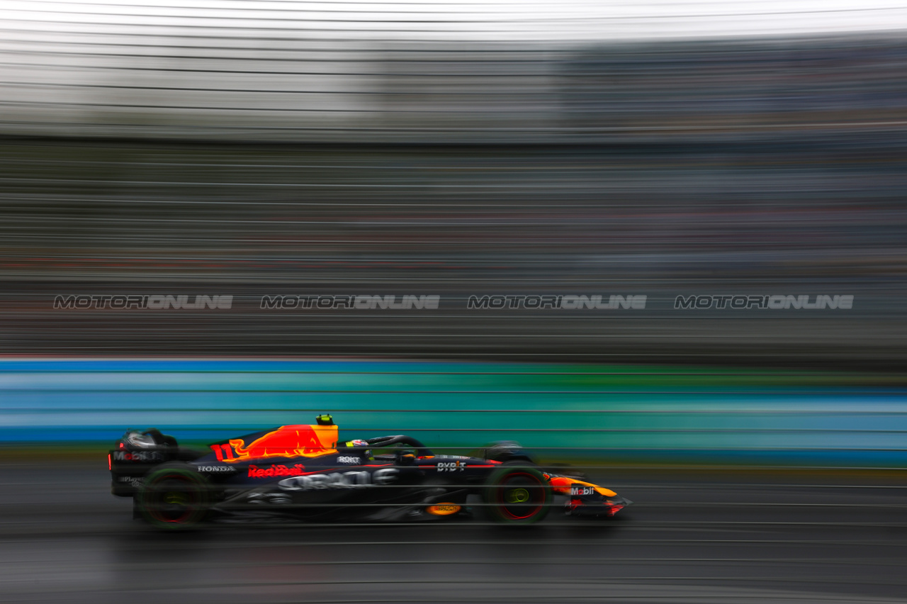 GP AUSTRALIA, Sergio Perez (MEX), Red Bull Racing 
31.03.2023. Formula 1 World Championship, Rd 3, Australian Grand Prix, Albert Park, Melbourne, Australia, Practice Day.
- www.xpbimages.com, EMail: requests@xpbimages.com ¬© Copyright: Charniaux / XPB Images