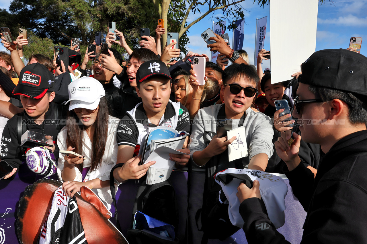 GP AUSTRALIA, Zhou Guanyu (CHN) Alfa Romeo F1 Team with fans.

31.03.2023. Formula 1 World Championship, Rd 3, Australian Grand Prix, Albert Park, Melbourne, Australia, Practice Day.

- www.xpbimages.com, EMail: requests@xpbimages.com ¬© Copyright: Moy / XPB Images