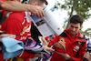 GP AUSTRALIA, Carlos Sainz Jr (ESP) Ferrari with fans.
31.03.2023. Formula 1 World Championship, Rd 3, Australian Grand Prix, Albert Park, Melbourne, Australia, Practice Day.
- www.xpbimages.com, EMail: requests@xpbimages.com ¬© Copyright: Bearne / XPB Images