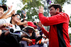 GP AUSTRALIA, Carlos Sainz Jr (ESP) Ferrari with fans.
31.03.2023. Formula 1 World Championship, Rd 3, Australian Grand Prix, Albert Park, Melbourne, Australia, Practice Day.
 - www.xpbimages.com, EMail: requests@xpbimages.com ¬© Copyright: Coates / XPB Images
