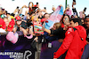 GP AUSTRALIA, Carlos Sainz Jr (ESP) Ferrari with fans.
31.03.2023. Formula 1 World Championship, Rd 3, Australian Grand Prix, Albert Park, Melbourne, Australia, Practice Day.
- www.xpbimages.com, EMail: requests@xpbimages.com ¬© Copyright: Moy / XPB Images