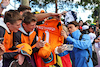 GP AUSTRALIA, Nyck de Vries (NLD) AlphaTauri with fans.
31.03.2023. Formula 1 World Championship, Rd 3, Australian Grand Prix, Albert Park, Melbourne, Australia, Practice Day.
- www.xpbimages.com, EMail: requests@xpbimages.com ¬© Copyright: Moy / XPB Images