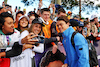 GP AUSTRALIA, Nyck de Vries (NLD) AlphaTauri with fans.
31.03.2023. Formula 1 World Championship, Rd 3, Australian Grand Prix, Albert Park, Melbourne, Australia, Practice Day.
- www.xpbimages.com, EMail: requests@xpbimages.com ¬© Copyright: Moy / XPB Images