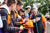 GP AUSTRALIA, Zak Brown (USA) McLaren Executive Director with fans.
31.03.2023. Formula 1 World Championship, Rd 3, Australian Grand Prix, Albert Park, Melbourne, Australia, Practice Day.
- www.xpbimages.com, EMail: requests@xpbimages.com ¬© Copyright: Moy / XPB Images