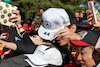 GP AUSTRALIA, Circuit Atmosfera - fans with Lewis Hamilton (GBR) Mercedes AMG F1 caps.
31.03.2023. Formula 1 World Championship, Rd 3, Australian Grand Prix, Albert Park, Melbourne, Australia, Practice Day.
- www.xpbimages.com, EMail: requests@xpbimages.com ¬© Copyright: Moy / XPB Images