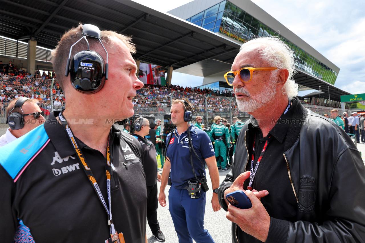 GP AUSTRIA, (L to R): Alan Permane (GBR) Alpine F1 Team Trackside Operations Director with Flavio Briatore (ITA) on the grid.

02.07.2023. Formula 1 World Championship, Rd 10, Austrian Grand Prix, Spielberg, Austria, Gara Day.

- www.xpbimages.com, EMail: requests@xpbimages.com © Copyright: Batchelor / XPB Images