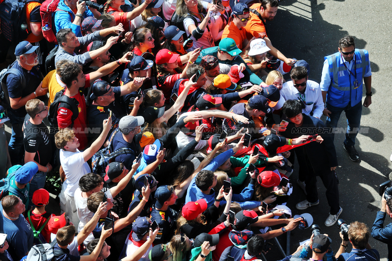 GP AUSTRIA, Yuki Tsunoda (JPN) AlphaTauri with fans.

02.07.2023. Formula 1 World Championship, Rd 10, Austrian Grand Prix, Spielberg, Austria, Gara Day.

- www.xpbimages.com, EMail: requests@xpbimages.com © Copyright: Moy / XPB Images