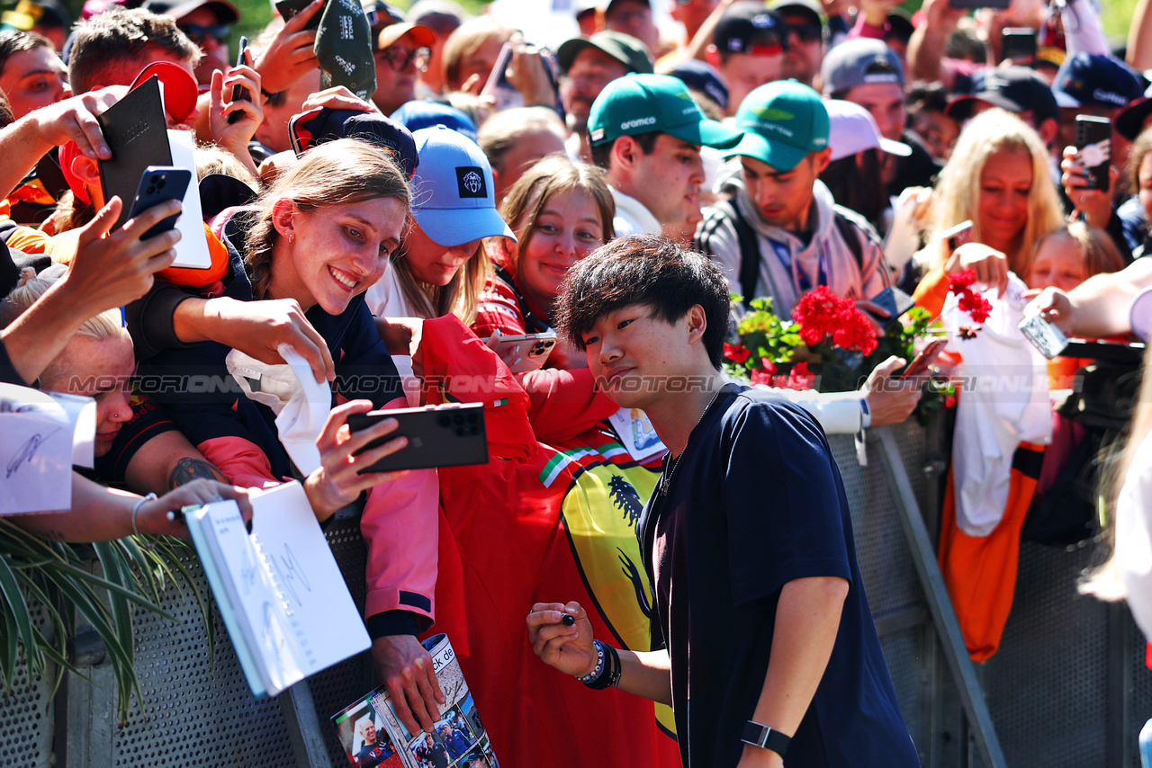 GP AUSTRIA, Yuki Tsunoda (JPN) AlphaTauri with fans.

02.07.2023. Formula 1 World Championship, Rd 10, Austrian Grand Prix, Spielberg, Austria, Gara Day.

 - www.xpbimages.com, EMail: requests@xpbimages.com © Copyright: Coates / XPB Images