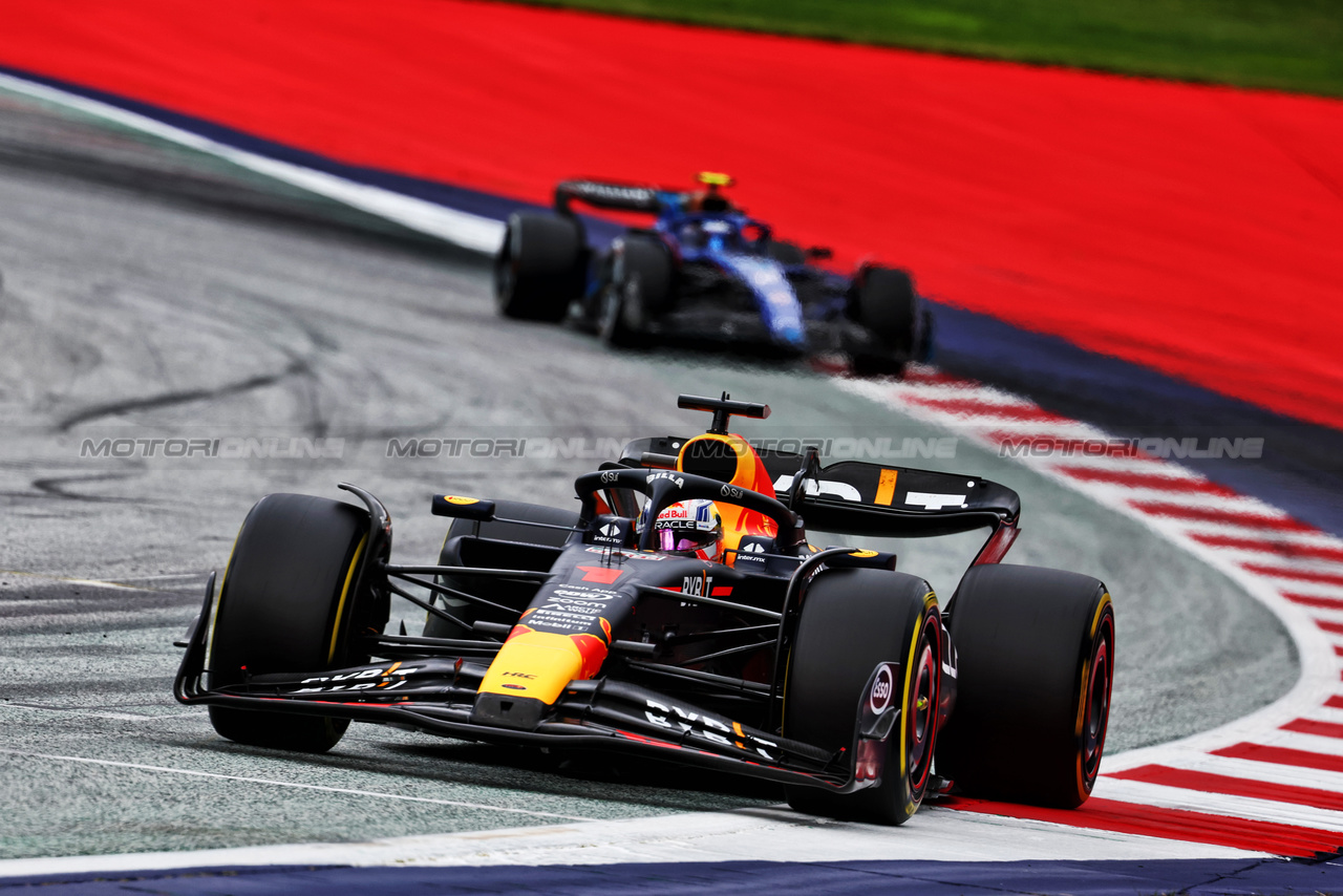 GP AUSTRIA, Max Verstappen (NLD) Red Bull Racing RB19.

02.07.2023. Formula 1 World Championship, Rd 10, Austrian Grand Prix, Spielberg, Austria, Gara Day.

- www.xpbimages.com, EMail: requests@xpbimages.com © Copyright: Batchelor / XPB Images