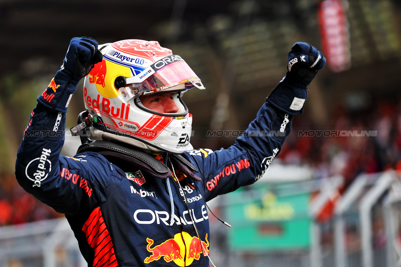 GP AUSTRIA, Gara winner Max Verstappen (NLD) Red Bull Racing celebrates in parc ferme.

02.07.2023. Formula 1 World Championship, Rd 10, Austrian Grand Prix, Spielberg, Austria, Gara Day.

- www.xpbimages.com, EMail: requests@xpbimages.com © Copyright: Batchelor / XPB Images
