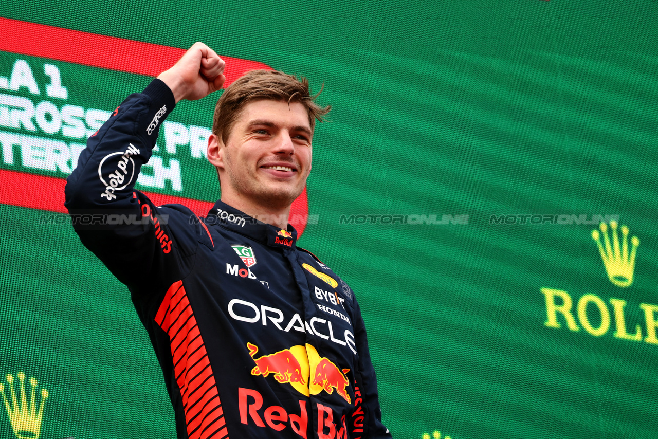 GP AUSTRIA, Gara winner Max Verstappen (NLD) Red Bull Racing celebrates on the podium.

02.07.2023. Formula 1 World Championship, Rd 10, Austrian Grand Prix, Spielberg, Austria, Gara Day.

- www.xpbimages.com, EMail: requests@xpbimages.com © Copyright: Batchelor / XPB Images