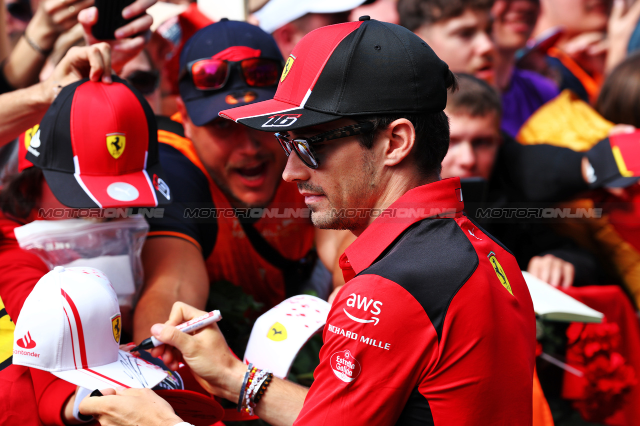 GP AUSTRIA, Charles Leclerc (MON) Ferrari with fans.

02.07.2023. Formula 1 World Championship, Rd 10, Austrian Grand Prix, Spielberg, Austria, Gara Day.

 - www.xpbimages.com, EMail: requests@xpbimages.com © Copyright: Coates / XPB Images