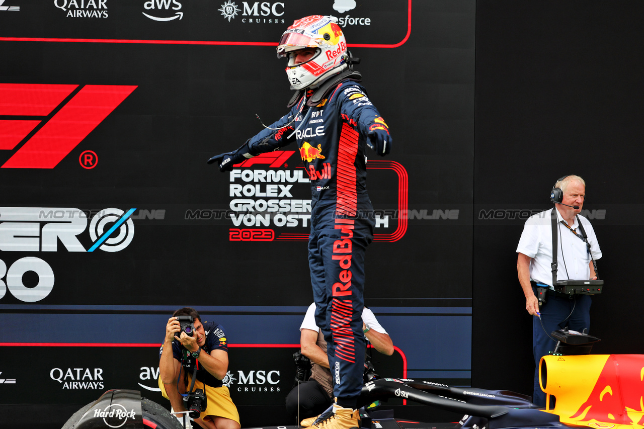 GP AUSTRIA, Gara winner Max Verstappen (NLD) Red Bull Racing celebrates in parc ferme.

02.07.2023. Formula 1 World Championship, Rd 10, Austrian Grand Prix, Spielberg, Austria, Gara Day.

- www.xpbimages.com, EMail: requests@xpbimages.com © Copyright: Moy / XPB Images
