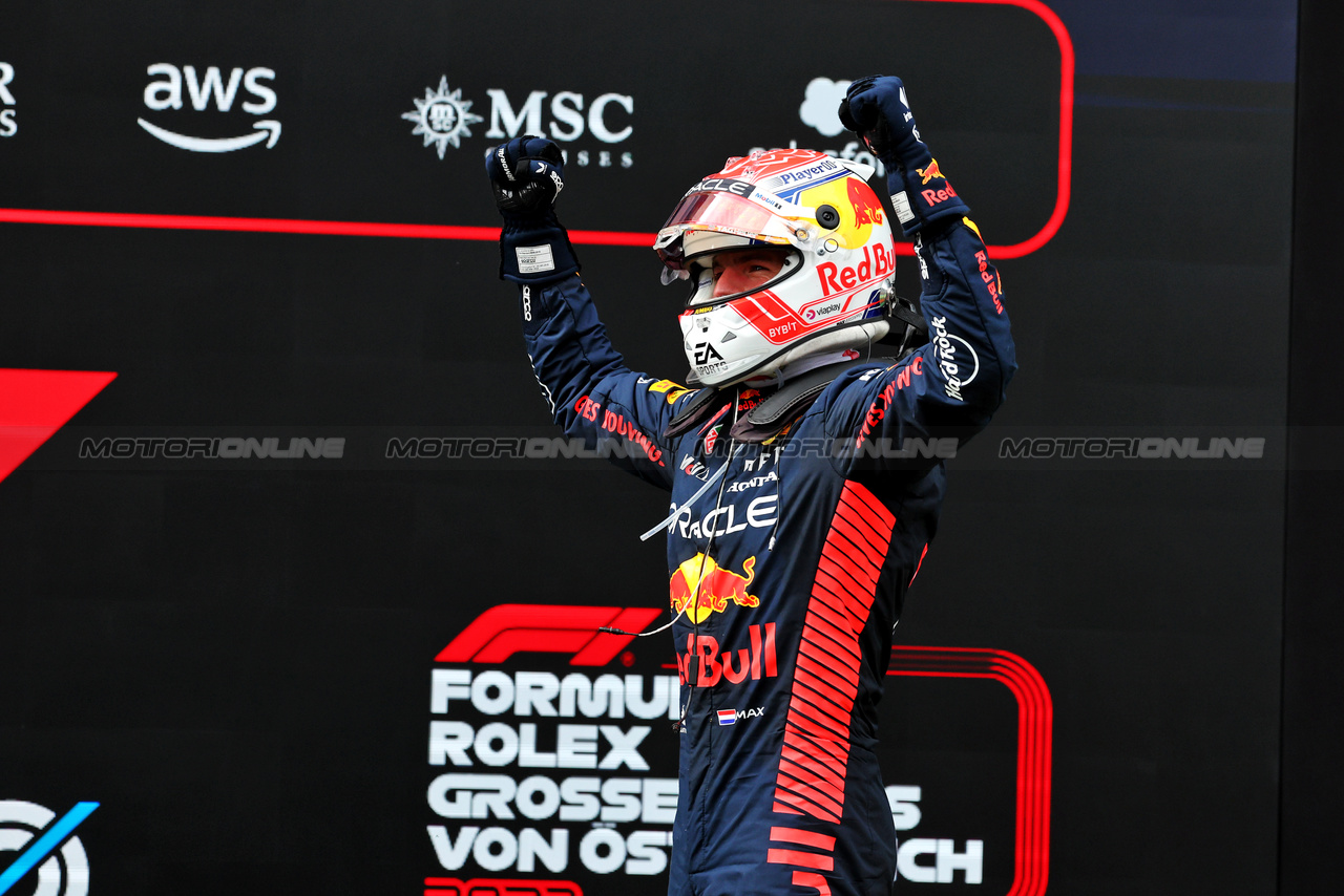 GP AUSTRIA, Gara winner Max Verstappen (NLD) Red Bull Racing celebrates in parc ferme.

02.07.2023. Formula 1 World Championship, Rd 10, Austrian Grand Prix, Spielberg, Austria, Gara Day.

- www.xpbimages.com, EMail: requests@xpbimages.com © Copyright: Moy / XPB Images