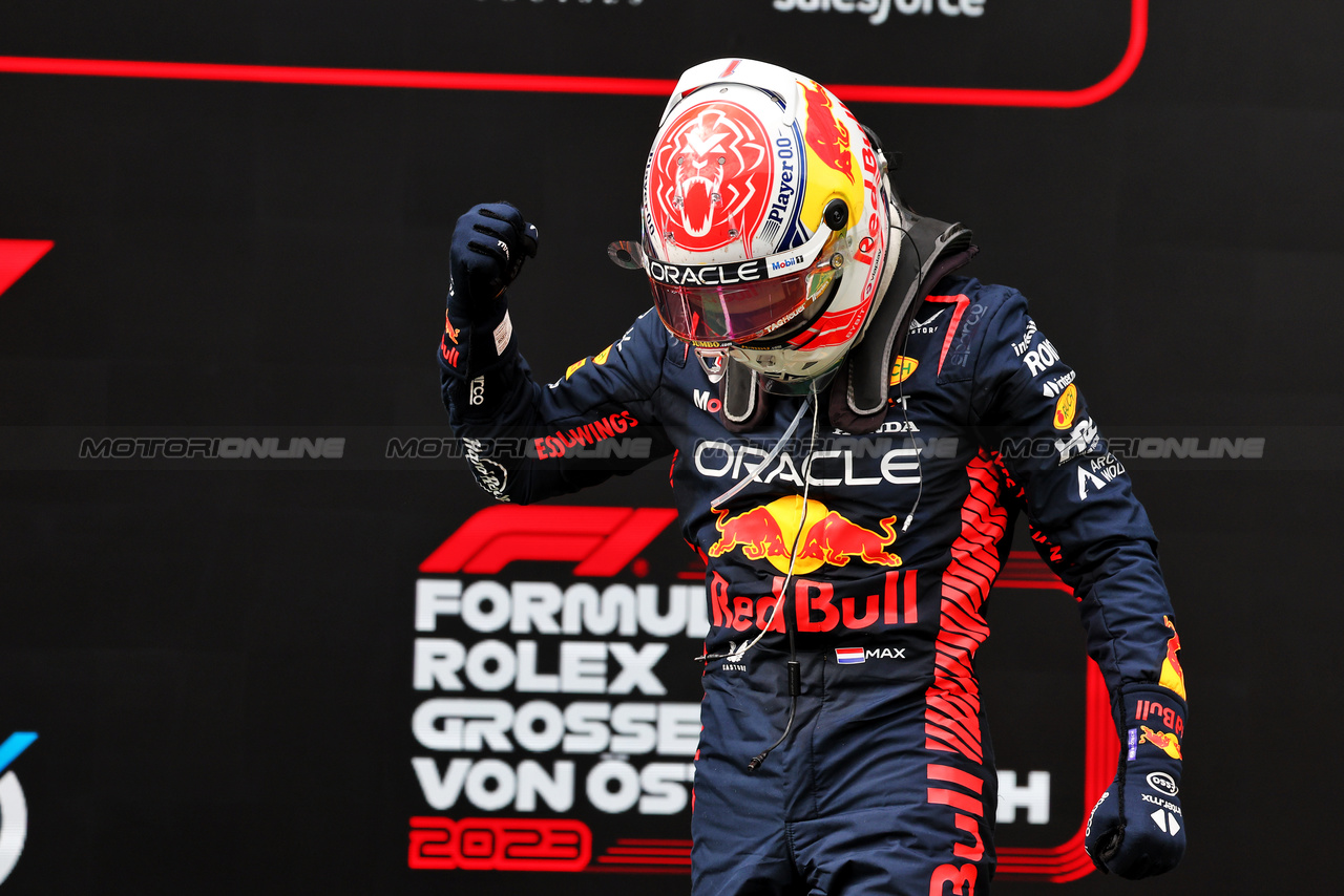 GP AUSTRIA, Gara winner Max Verstappen (NLD) Red Bull Racing celebrates in parc ferme.

02.07.2023. Formula 1 World Championship, Rd 10, Austrian Grand Prix, Spielberg, Austria, Gara Day.

- www.xpbimages.com, EMail: requests@xpbimages.com © Copyright: Moy / XPB Images