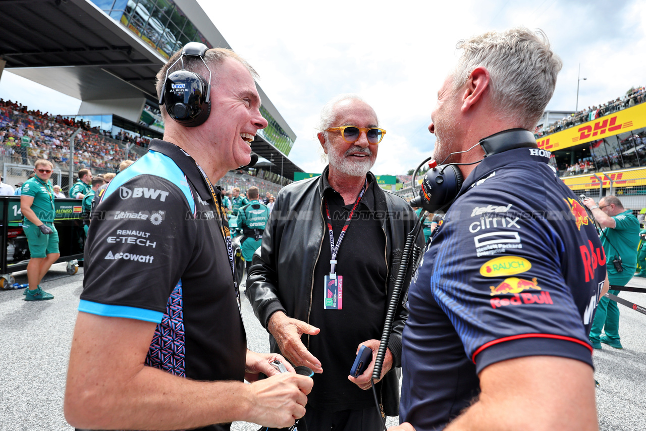 GP AUSTRIA, (L to R): Alan Permane (GBR) Alpine F1 Team Trackside Operations Director with Flavio Briatore (ITA) e Jonathan Wheatley (GBR) Red Bull Racing Team Manager on the grid.

02.07.2023. Formula 1 World Championship, Rd 10, Austrian Grand Prix, Spielberg, Austria, Gara Day.

- www.xpbimages.com, EMail: requests@xpbimages.com © Copyright: Moy / XPB Images
