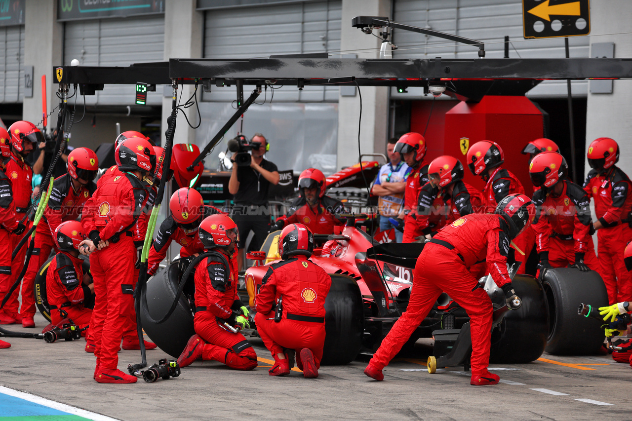 GP AUSTRIA, Charles Leclerc (MON) Ferrari SF-23 makes a pit stop.

02.07.2023. Formula 1 World Championship, Rd 10, Austrian Grand Prix, Spielberg, Austria, Gara Day.

- www.xpbimages.com, EMail: requests@xpbimages.com © Copyright: Moy / XPB Images