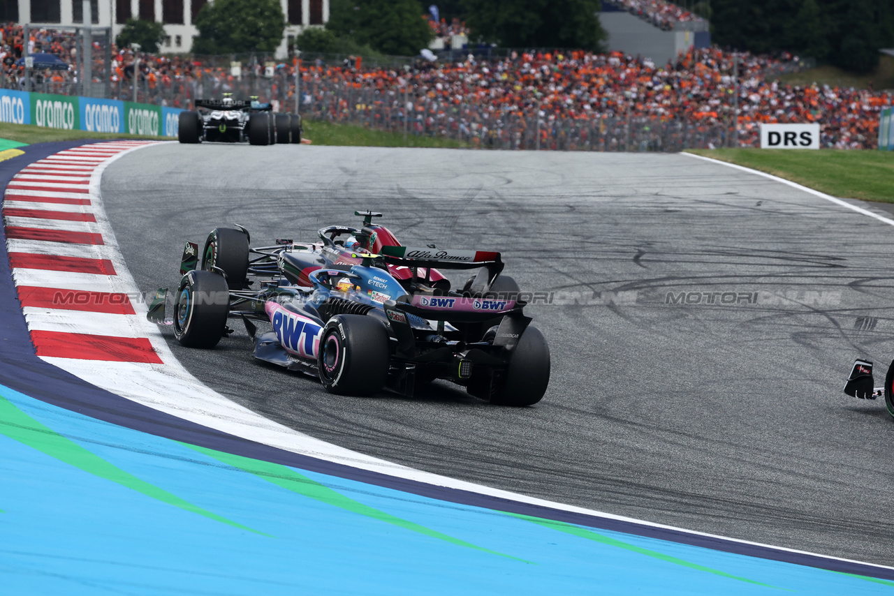 GP AUSTRIA, Pierre Gasly (FRA) Alpine F1 Team A523 e Valtteri Bottas (FIN) Alfa Romeo F1 Team C43 battle for position.

02.07.2023. Formula 1 World Championship, Rd 10, Austrian Grand Prix, Spielberg, Austria, Gara Day.

- www.xpbimages.com, EMail: requests@xpbimages.com © Copyright: Bearne / XPB Images