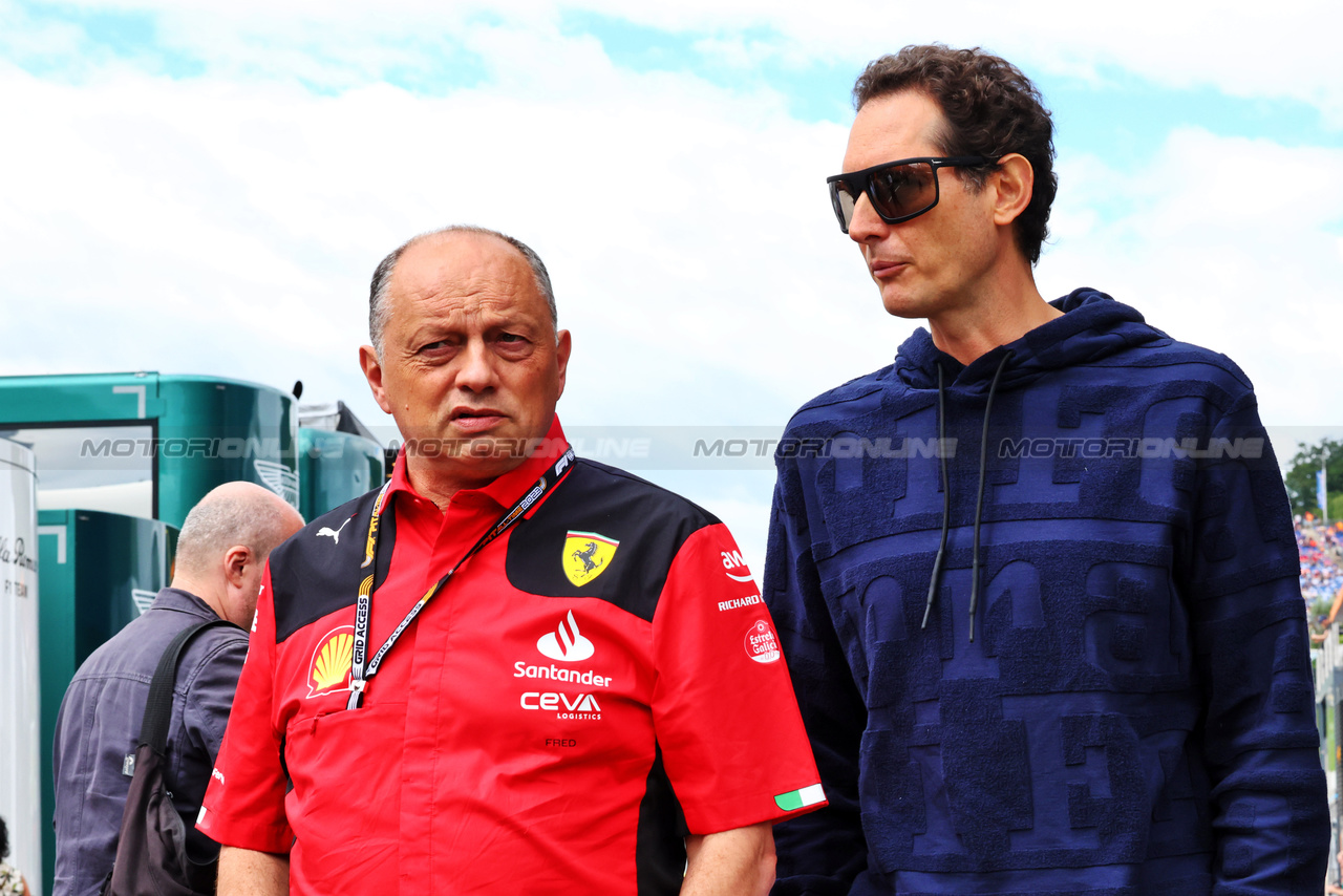 GP AUSTRIA, (L to R): Frederic Vasseur (FRA) Ferrari Team Principal with Lapo Elkann (USA) LA Holding, Italia Independent e Independent Ideas President.

02.07.2023. Formula 1 World Championship, Rd 10, Austrian Grand Prix, Spielberg, Austria, Gara Day.

- www.xpbimages.com, EMail: requests@xpbimages.com © Copyright: Batchelor / XPB Images