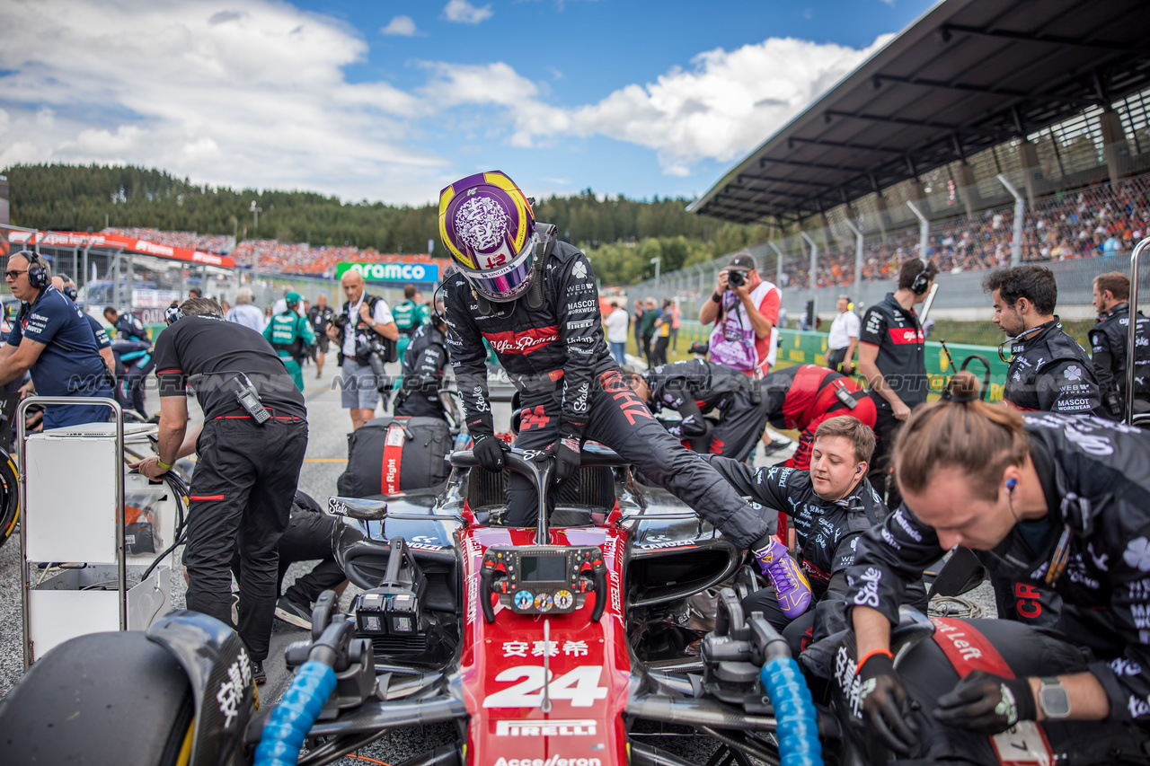 GP AUSTRIA, Zhou Guanyu (CHN) Alfa Romeo F1 Team C43 on the grid.

02.07.2023. Formula 1 World Championship, Rd 10, Austrian Grand Prix, Spielberg, Austria, Gara Day.

- www.xpbimages.com, EMail: requests@xpbimages.com © Copyright: Bearne / XPB Images