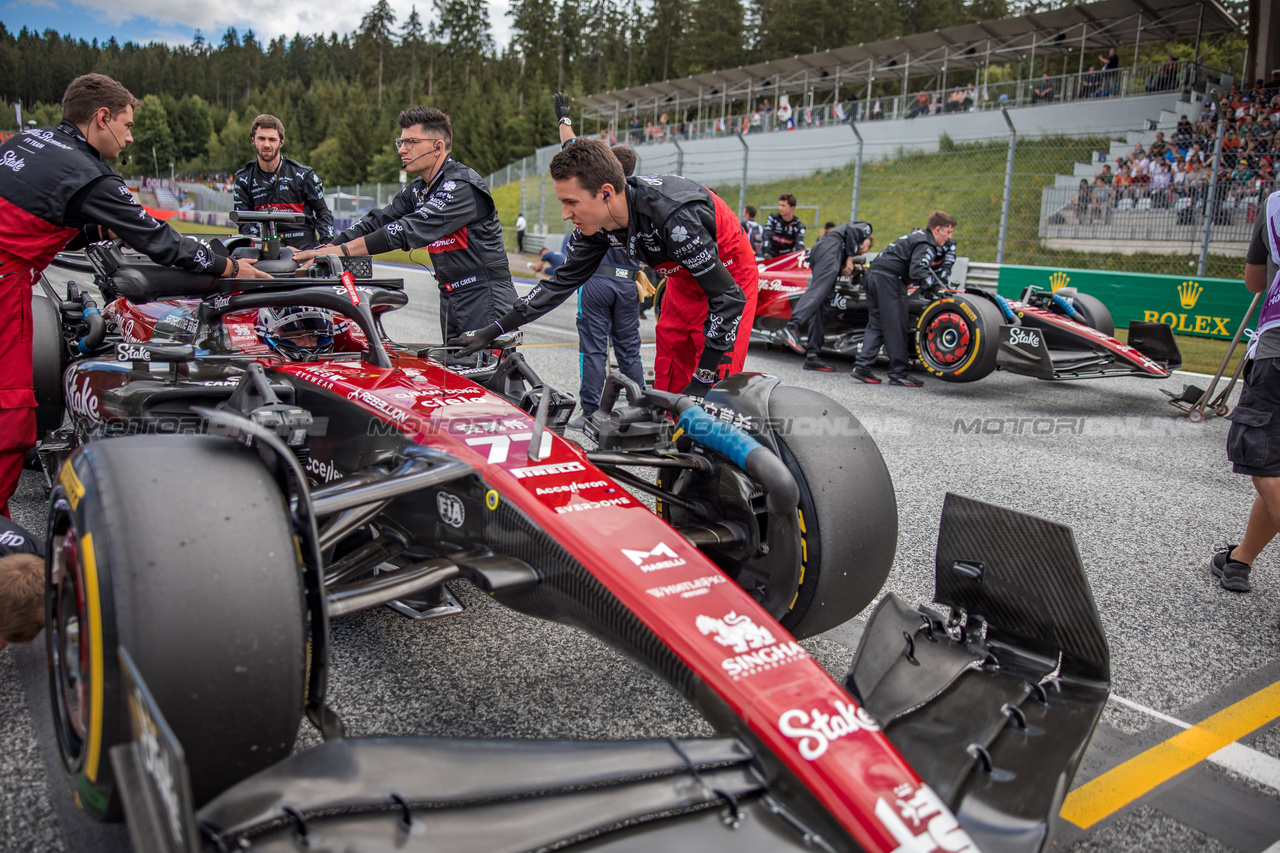 GP AUSTRIA, Valtteri Bottas (FIN) Alfa Romeo F1 Team C43 on the grid.

02.07.2023. Formula 1 World Championship, Rd 10, Austrian Grand Prix, Spielberg, Austria, Gara Day.

- www.xpbimages.com, EMail: requests@xpbimages.com © Copyright: Bearne / XPB Images