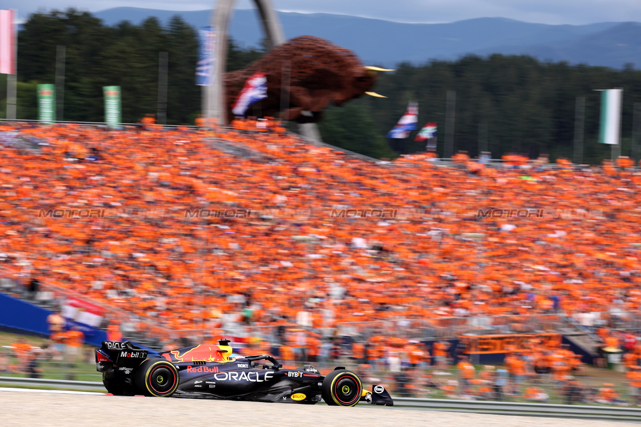 GP AUSTRIA, Max Verstappen (NLD) Red Bull Racing RB19.

02.07.2023. Formula 1 World Championship, Rd 10, Austrian Grand Prix, Spielberg, Austria, Gara Day.

- www.xpbimages.com, EMail: requests@xpbimages.com © Copyright: Bearne / XPB Images
