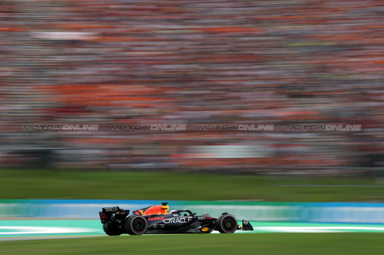 GP AUSTRIA, Max Verstappen (NLD) Red Bull Racing RB19.

02.07.2023. Formula 1 World Championship, Rd 10, Austrian Grand Prix, Spielberg, Austria, Gara Day.

- www.xpbimages.com, EMail: requests@xpbimages.com © Copyright: Bearne / XPB Images