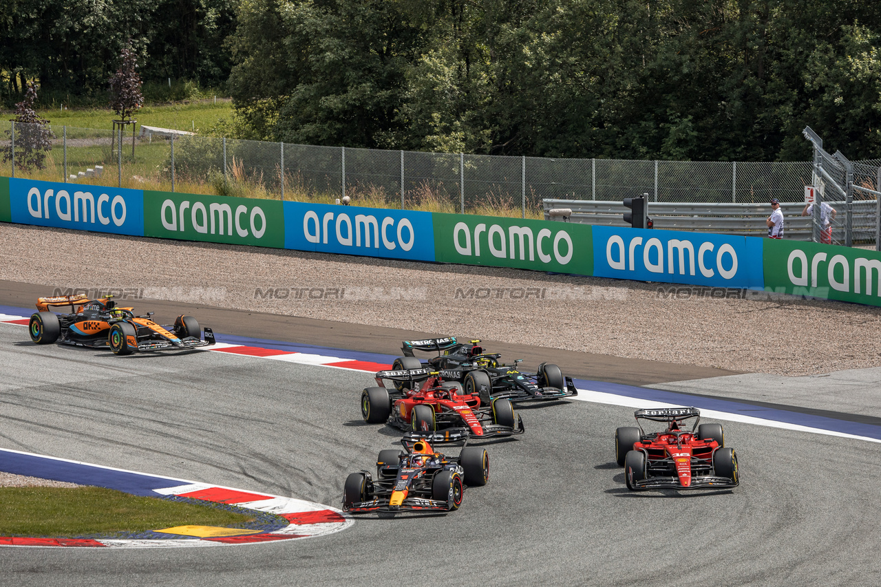 GP AUSTRIA, Max Verstappen (NLD) Red Bull Racing RB19 davanti a at the partenza of the race.

02.07.2023. Formula 1 World Championship, Rd 10, Austrian Grand Prix, Spielberg, Austria, Gara Day.

- www.xpbimages.com, EMail: requests@xpbimages.com © Copyright: Bearne / XPB Images