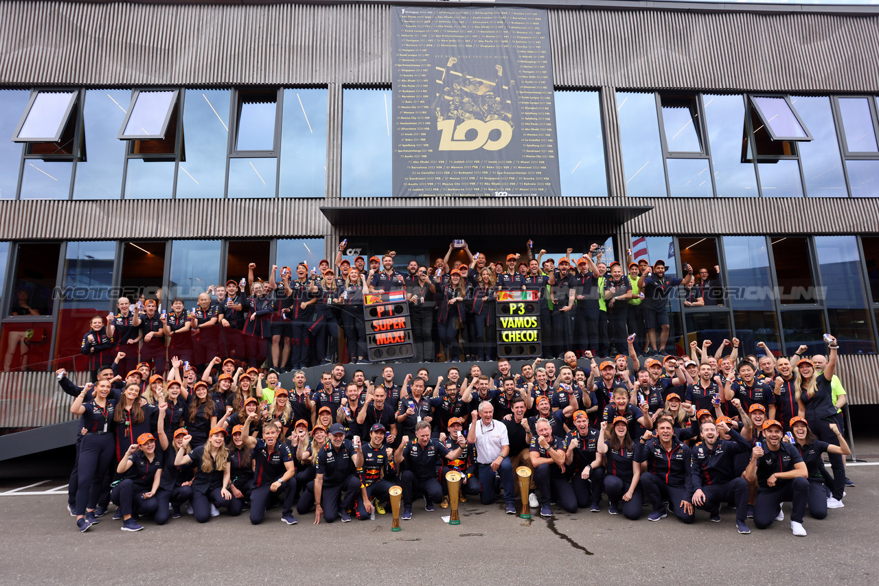 GP AUSTRIA, Red Bull Racing celebrate first for Max Verstappen (NLD) Red Bull Racing e third for Sergio Perez (MEX) Red Bull Racing.

02.07.2023. Formula 1 World Championship, Rd 10, Austrian Grand Prix, Spielberg, Austria, Gara Day.

- www.xpbimages.com, EMail: requests@xpbimages.com © Copyright: XPB Images