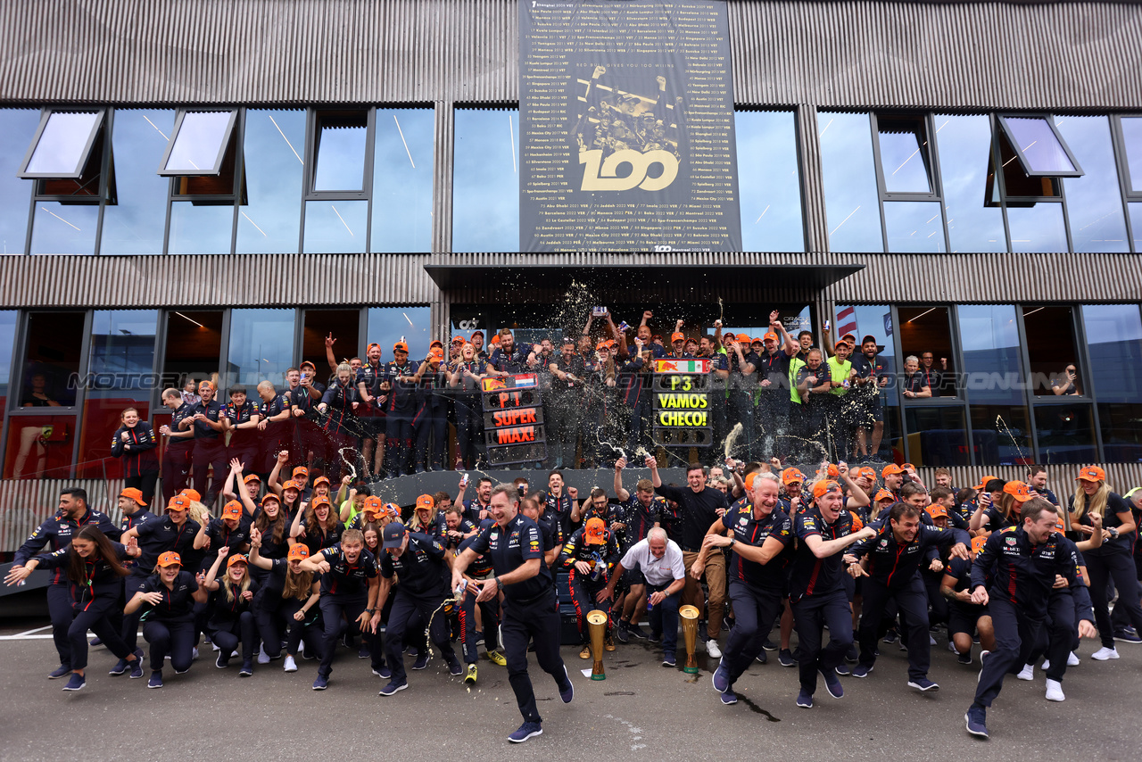 GP AUSTRIA, Red Bull Racing celebrate first for Max Verstappen (NLD) Red Bull Racing e third for Sergio Perez (MEX) Red Bull Racing.

02.07.2023. Formula 1 World Championship, Rd 10, Austrian Grand Prix, Spielberg, Austria, Gara Day.

- www.xpbimages.com, EMail: requests@xpbimages.com © Copyright: XPB Images