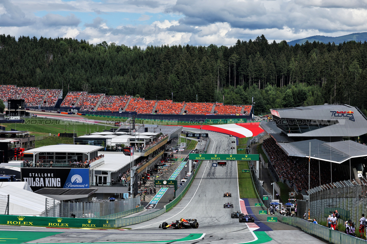 GP AUSTRIA, Sergio Perez (MEX) Red Bull Racing RB19.

02.07.2023. Formula 1 World Championship, Rd 10, Austrian Grand Prix, Spielberg, Austria, Gara Day.

- www.xpbimages.com, EMail: requests@xpbimages.com © Copyright: Moy / XPB Images