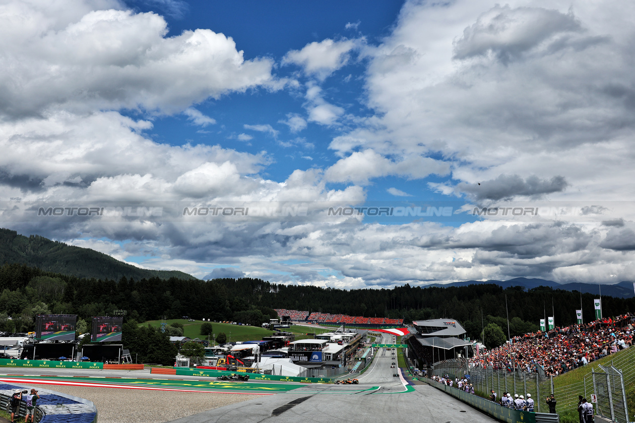 GP AUSTRIA, Lewis Hamilton (GBR) Mercedes AMG F1 W14.

02.07.2023. Formula 1 World Championship, Rd 10, Austrian Grand Prix, Spielberg, Austria, Gara Day.

- www.xpbimages.com, EMail: requests@xpbimages.com © Copyright: Moy / XPB Images