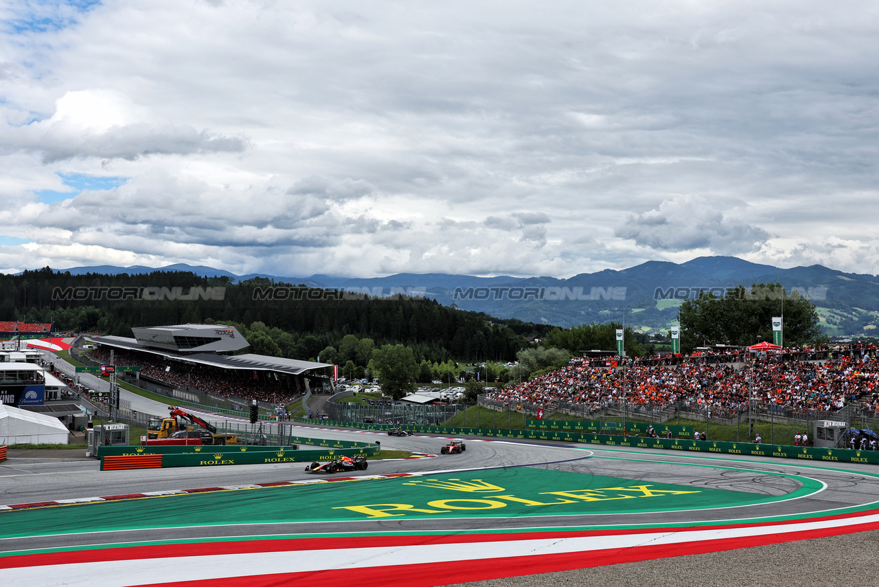 GP AUSTRIA, Sergio Perez (MEX) Red Bull Racing RB19.

02.07.2023. Formula 1 World Championship, Rd 10, Austrian Grand Prix, Spielberg, Austria, Gara Day.

- www.xpbimages.com, EMail: requests@xpbimages.com © Copyright: Moy / XPB Images