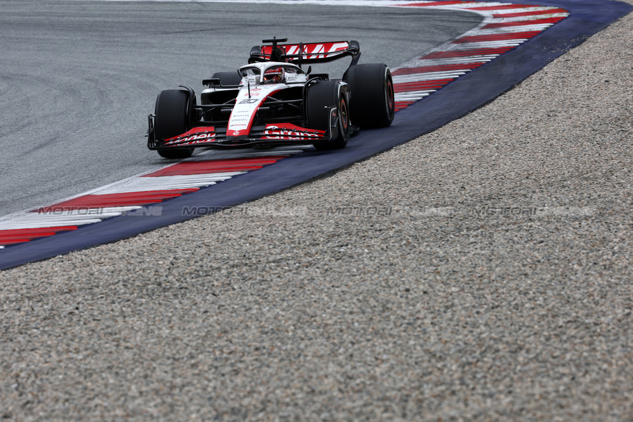 GP AUSTRIA, Kevin Magnussen (DEN) Haas VF-23.

02.07.2023. Formula 1 World Championship, Rd 10, Austrian Grand Prix, Spielberg, Austria, Gara Day.

 - www.xpbimages.com, EMail: requests@xpbimages.com © Copyright: Coates / XPB Images