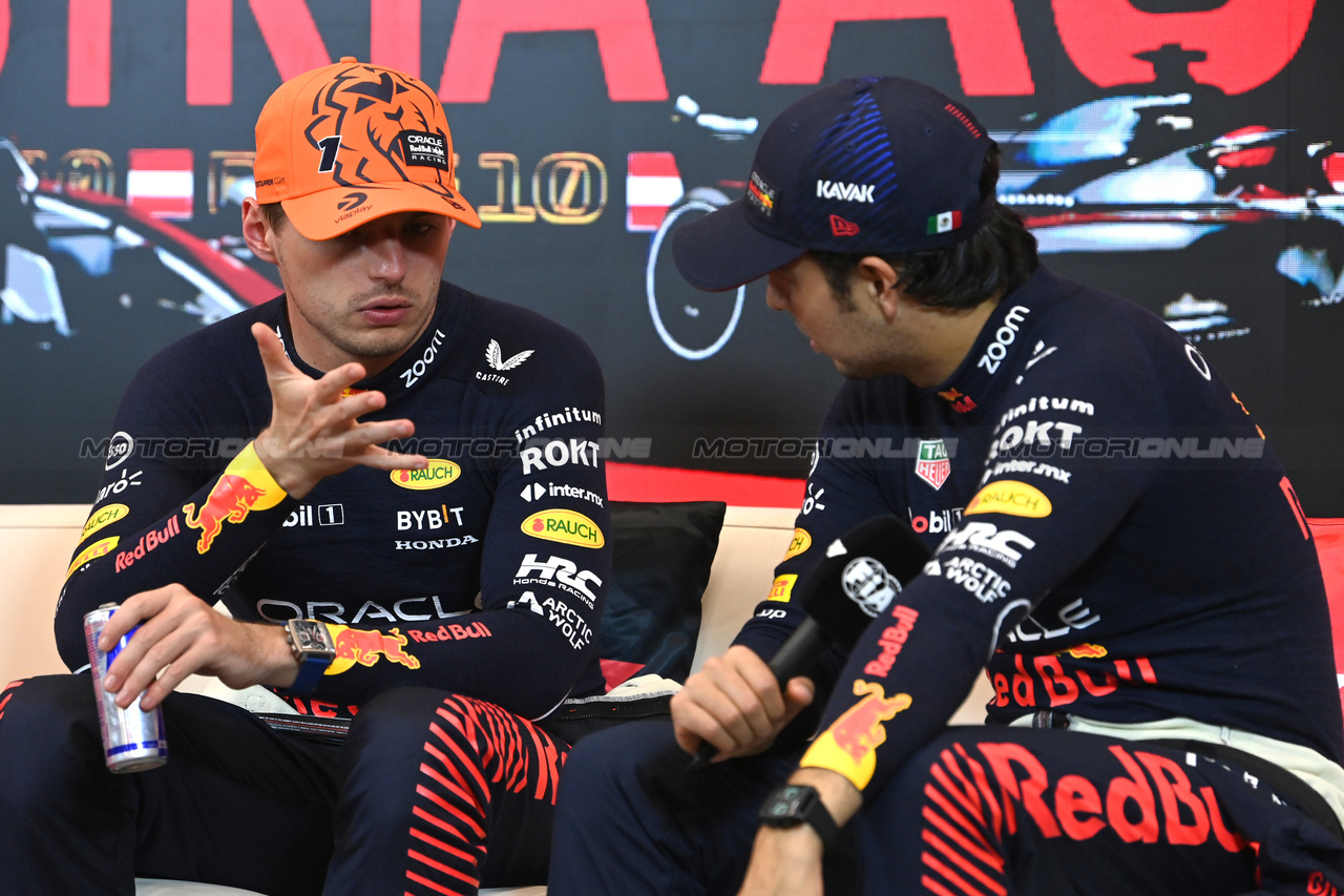 GP AUSTRIA, (L to R): Max Verstappen (NLD) Red Bull Racing e Sergio Perez (MEX) Red Bull Racing in the post race FIA Press Conference.

02.07.2023. Formula 1 World Championship, Rd 10, Austrian Grand Prix, Spielberg, Austria, Gara Day.

- www.xpbimages.com, EMail: requests@xpbimages.com © Copyright: XPB Images