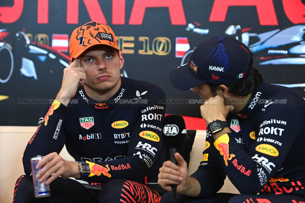GP AUSTRIA, (L to R): Max Verstappen (NLD) Red Bull Racing e Sergio Perez (MEX) Red Bull Racing in the post race FIA Press Conference.

02.07.2023. Formula 1 World Championship, Rd 10, Austrian Grand Prix, Spielberg, Austria, Gara Day.

- www.xpbimages.com, EMail: requests@xpbimages.com © Copyright: XPB Images